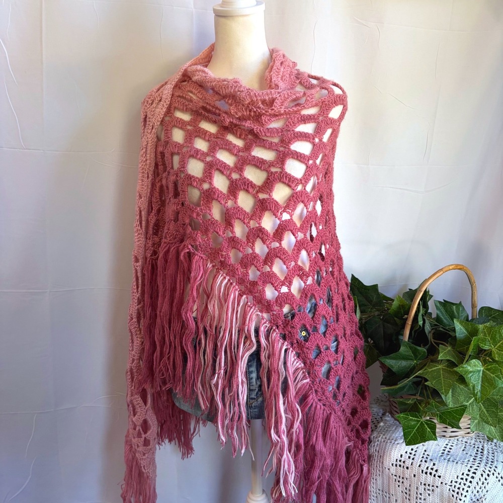 Boho Y2K Poncho Whimsical Crochet Triangle Shawl Pink Mauve Ombre Fringe Wrap